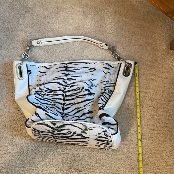 Maxx zebra large tote… very clean condition - Picture 2 of 4